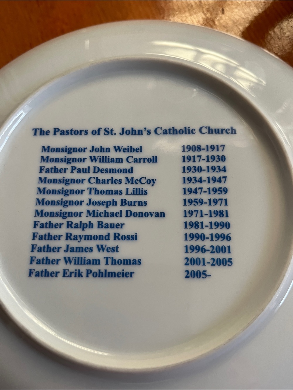 Commemorative White and Gold Porcelain  Plate – Blue Church Motif St John’s - Picture 2 of 2